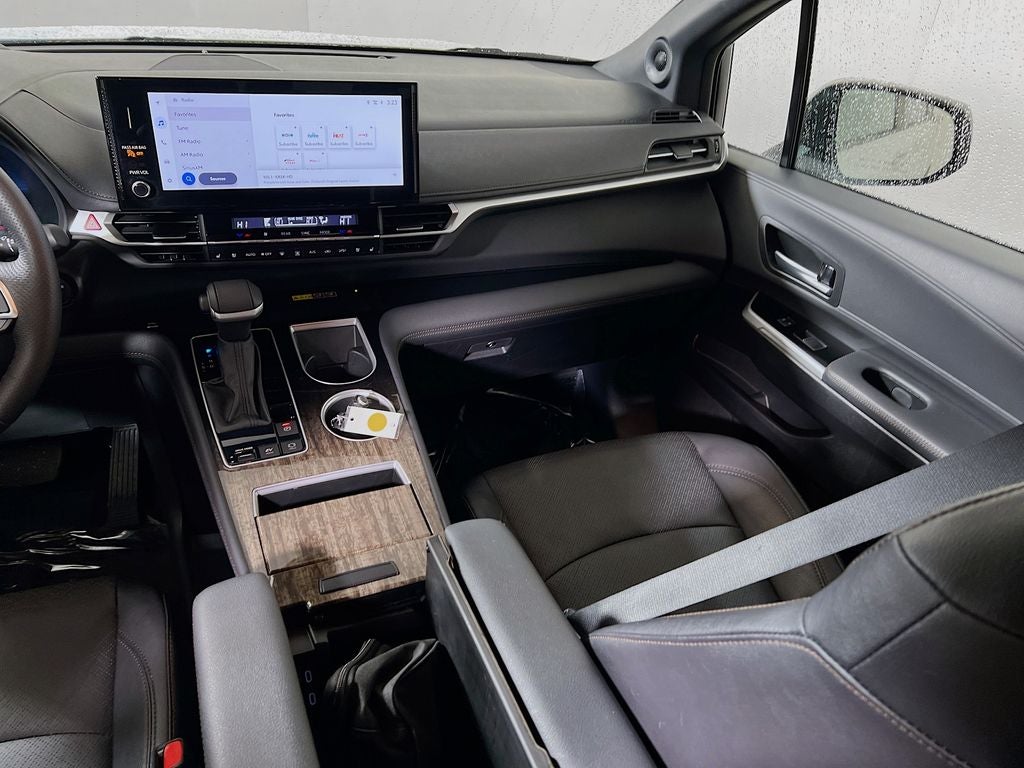 2025 Toyota Sienna Platinum 7 Passenger