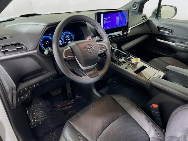 2025 Toyota Sienna Platinum 7 Passenger