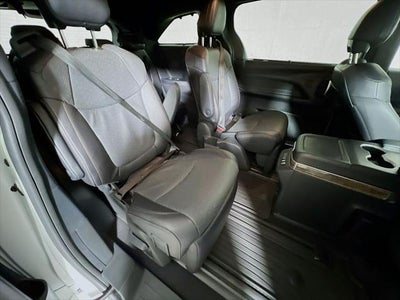 2025 Toyota Sienna Platinum 7 Passenger