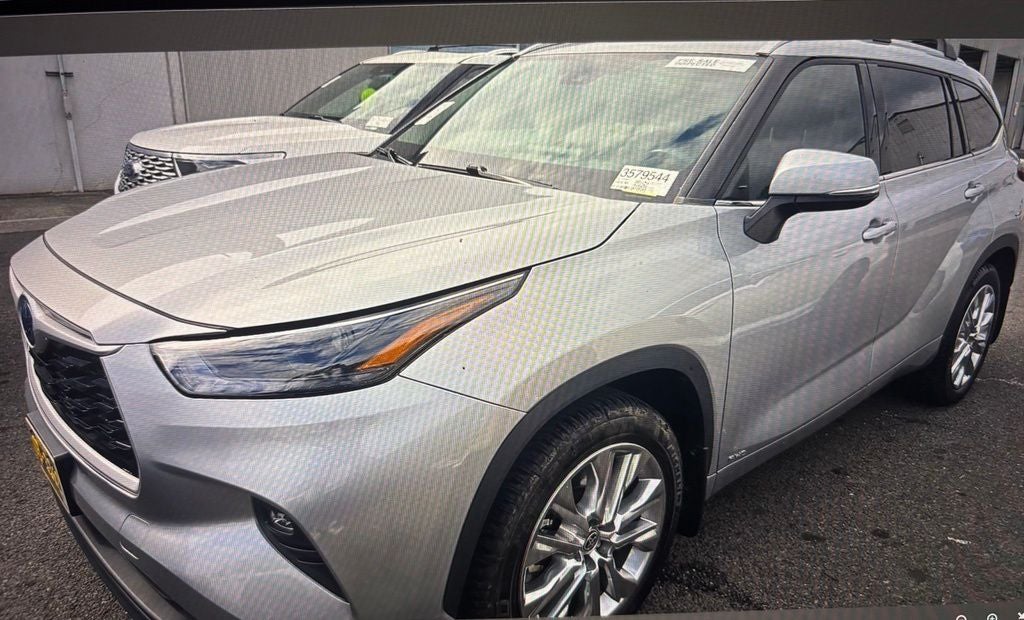 2022 Toyota Highlander Hybrid XLE