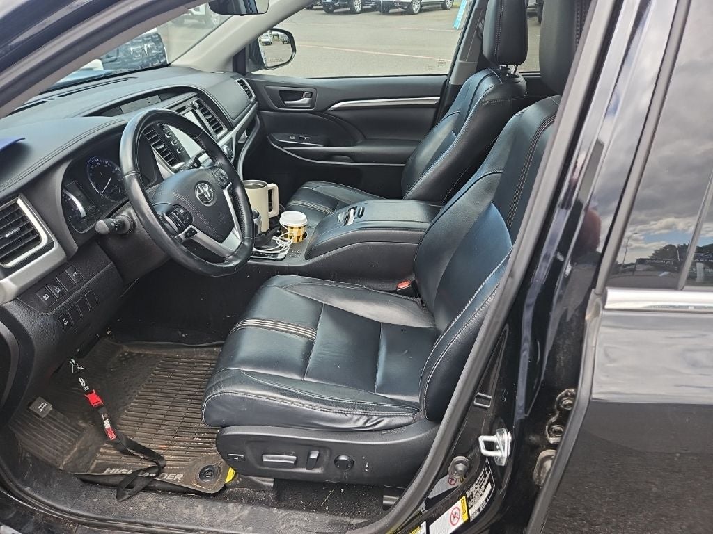 2017 Toyota Highlander SE