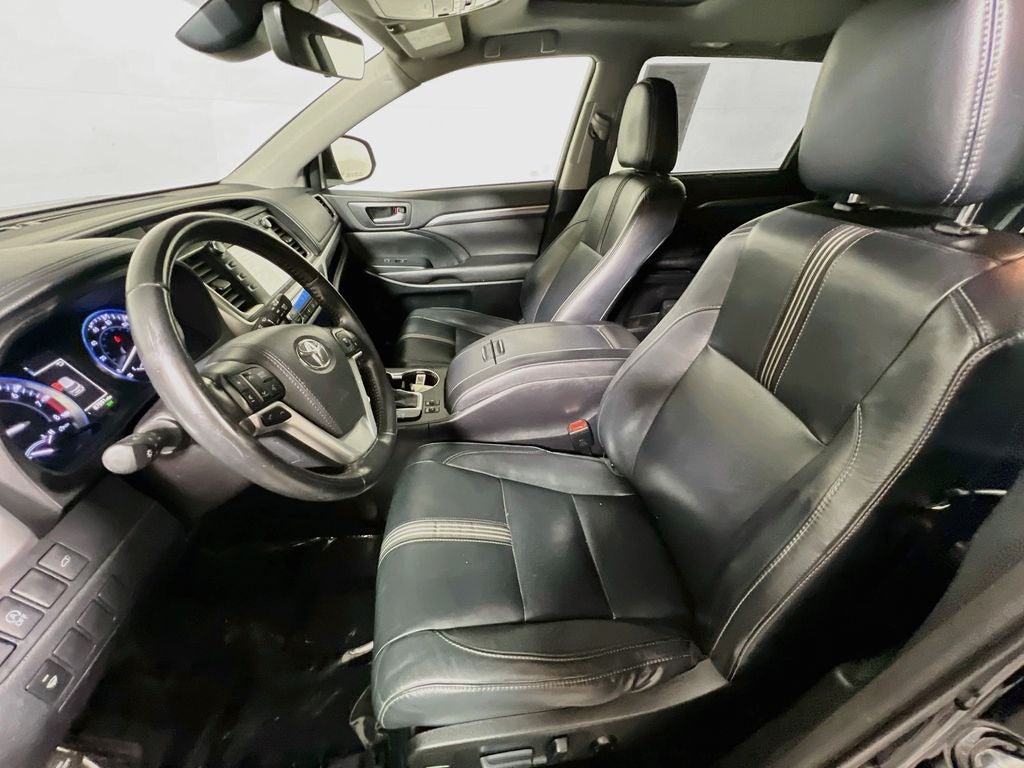 2017 Toyota Highlander SE