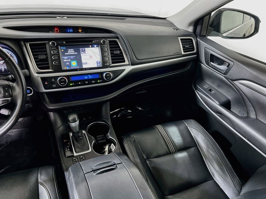 2017 Toyota Highlander SE