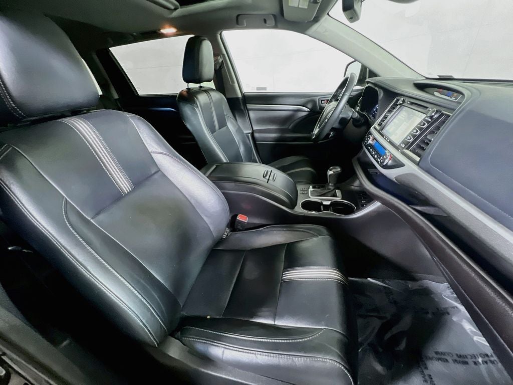 2017 Toyota Highlander SE