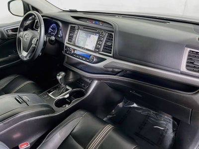 2017 Toyota Highlander SE