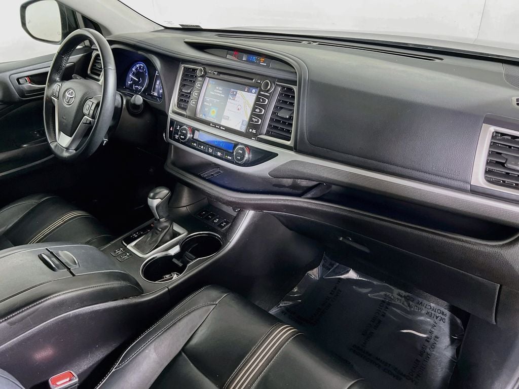 2017 Toyota Highlander SE