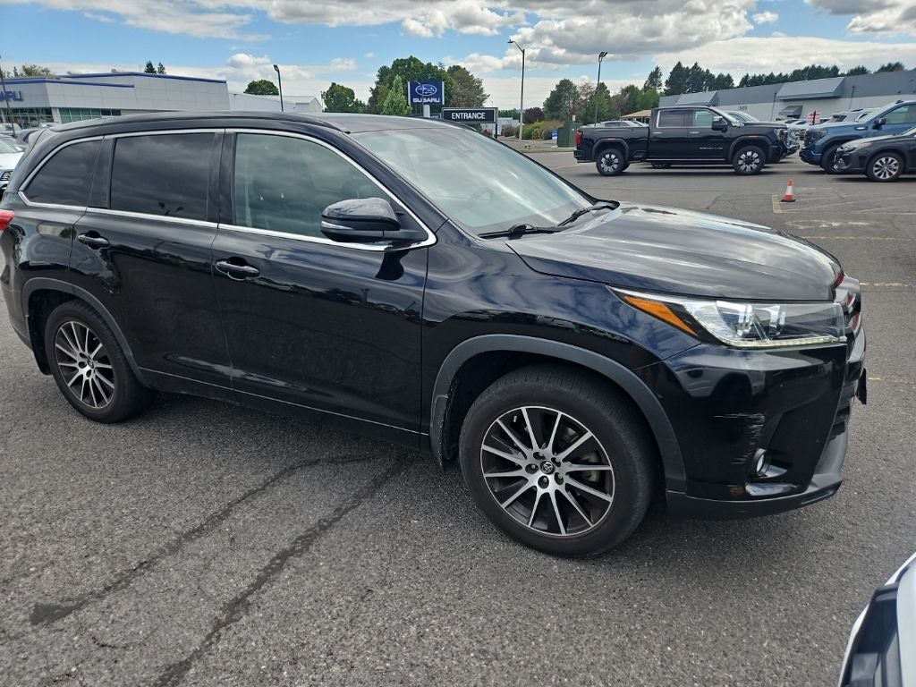 2017 Toyota Highlander SE