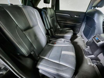 2017 Toyota Highlander SE