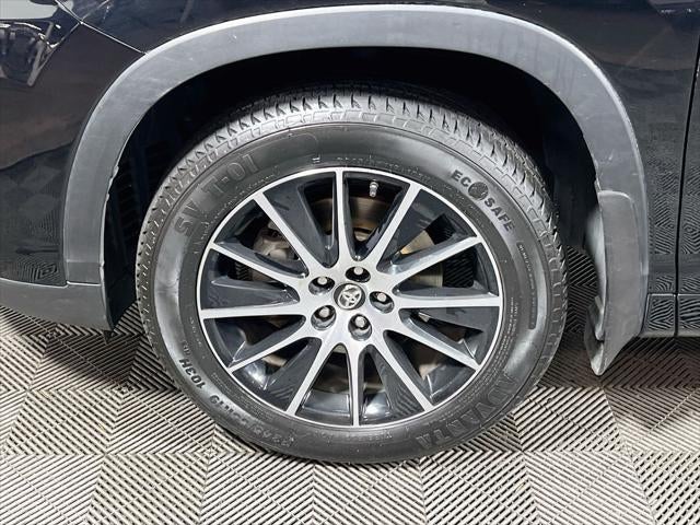 2017 Toyota Highlander SE