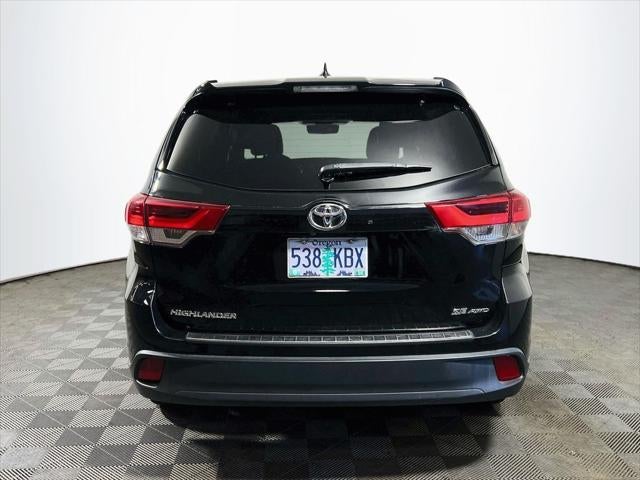 2017 Toyota Highlander SE