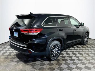 2017 Toyota Highlander SE