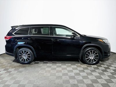 2017 Toyota Highlander SE
