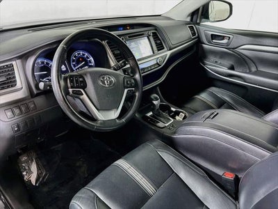 2017 Toyota Highlander SE