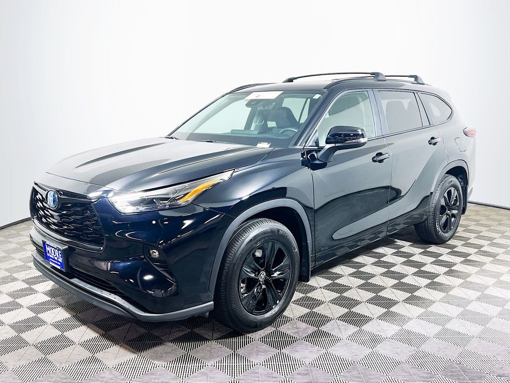 2024 Toyota Highlander Hybrid XLE