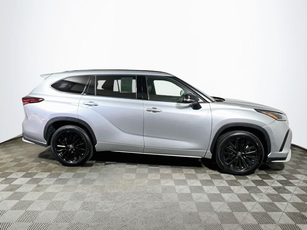 2025 Toyota Highlander XSE
