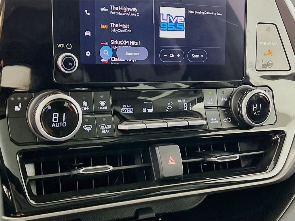 2025 Toyota Highlander XLE