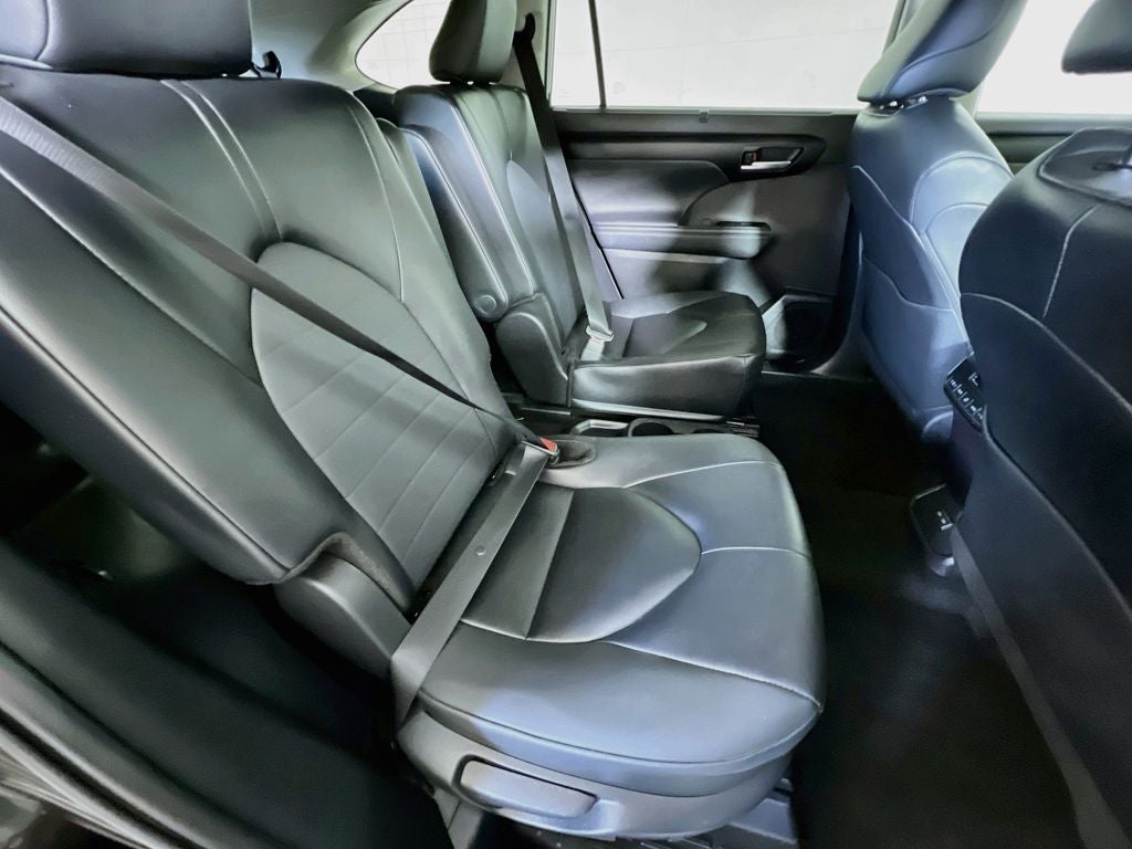 2025 Toyota Highlander XLE