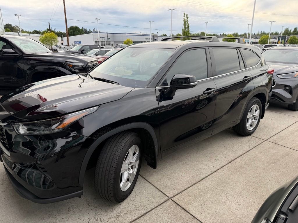 2023 Toyota Highlander LE