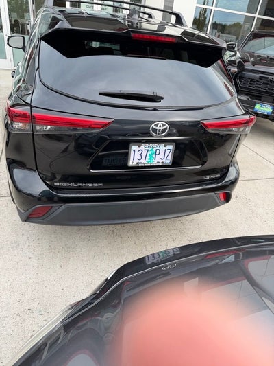 2023 Toyota Highlander LE
