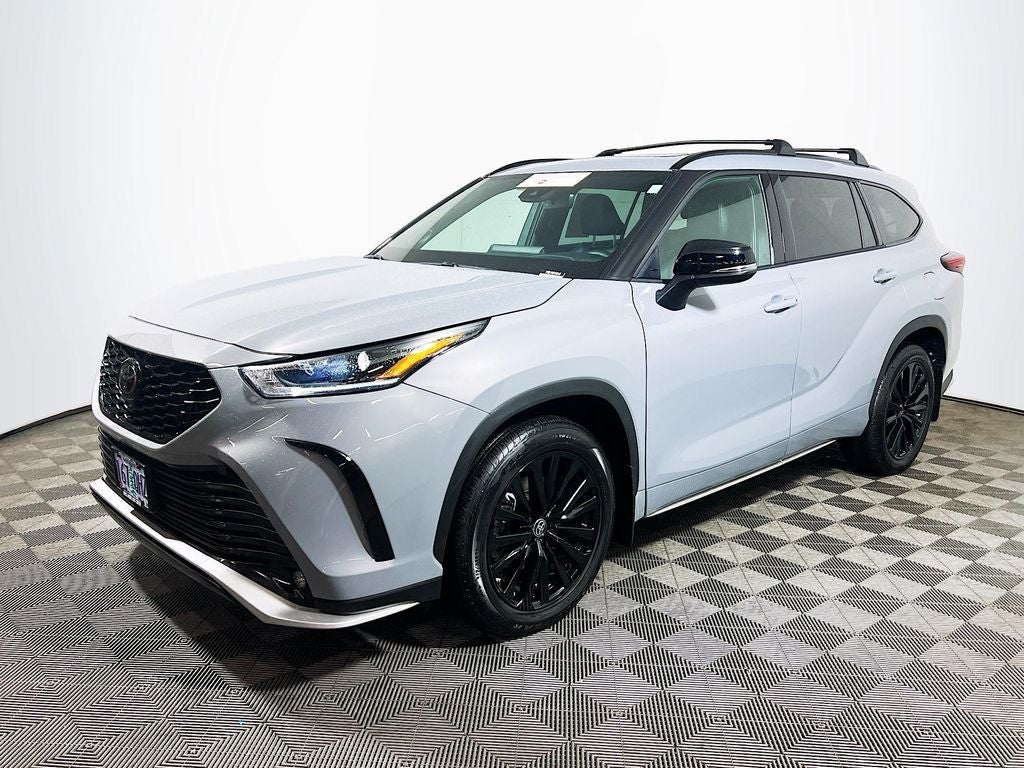 2025 Toyota Highlander XSE