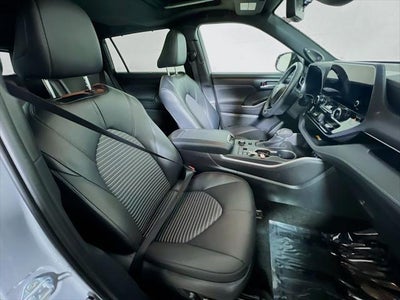 2025 Toyota Highlander XSE