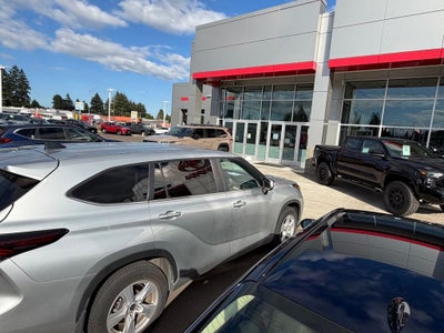 2024 Toyota Highlander LE