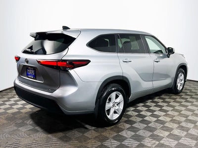 2024 Toyota Highlander LE