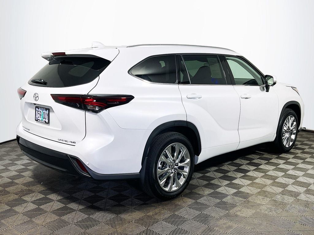 2025 Toyota Highlander Limited