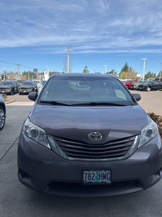 2015 Toyota Sienna LE 8 Passenger