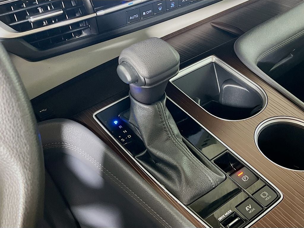 2023 Toyota Sienna LE 8 Passenger