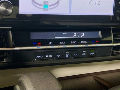 2023 Toyota Sienna LE 8 Passenger