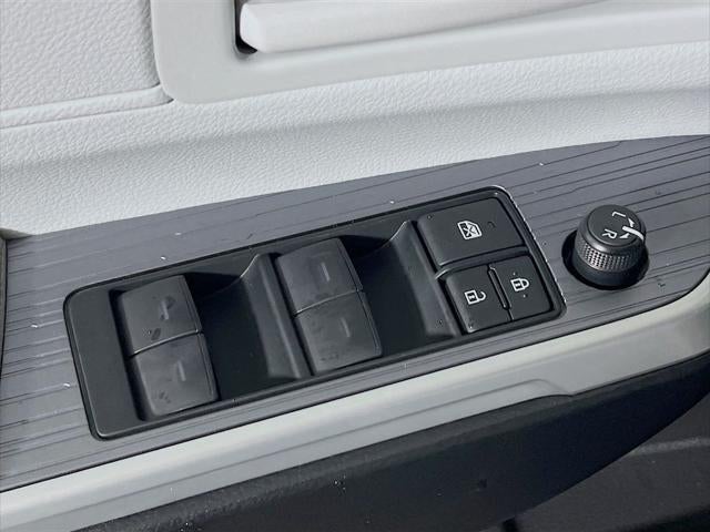 2025 Toyota Sienna LE 8 Passenger