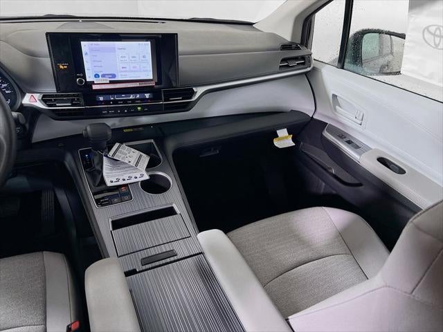 2025 Toyota Sienna LE 8 Passenger