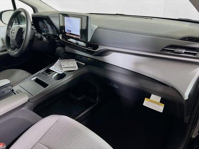 2025 Toyota Sienna LE 8 Passenger