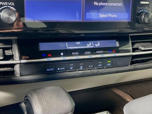 2022 Toyota Sienna LE 8 Passenger