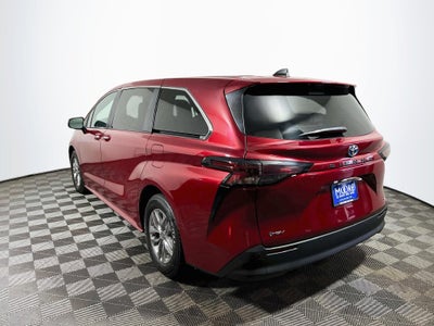 2025 Toyota Sienna XLE 7 Passenger