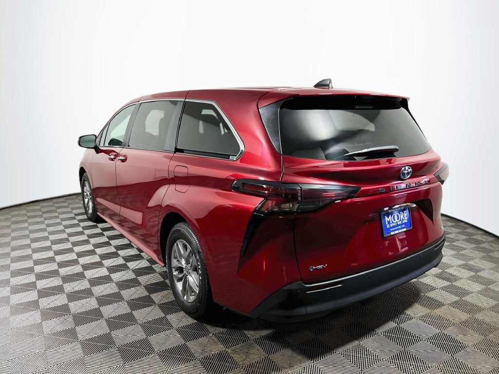 2025 Toyota Sienna XLE 7 Passenger