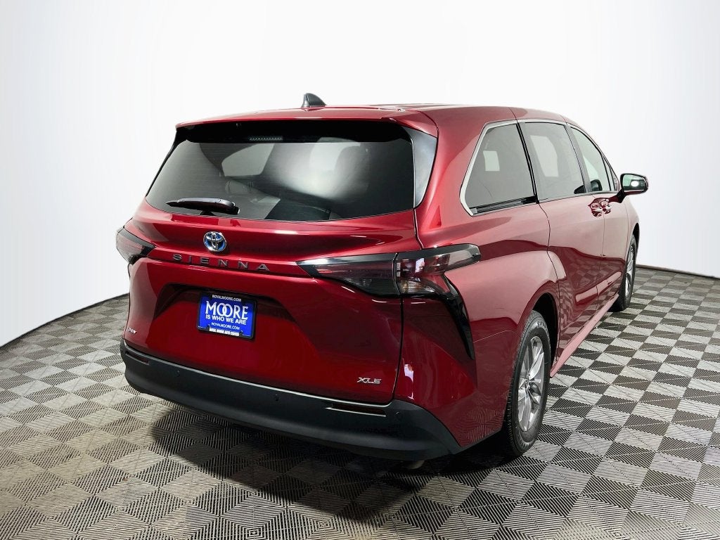 2025 Toyota Sienna XLE 7 Passenger