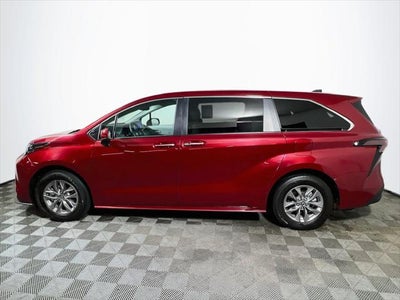 2025 Toyota Sienna XLE 7 Passenger