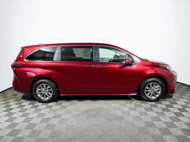 2025 Toyota Sienna XLE 7 Passenger