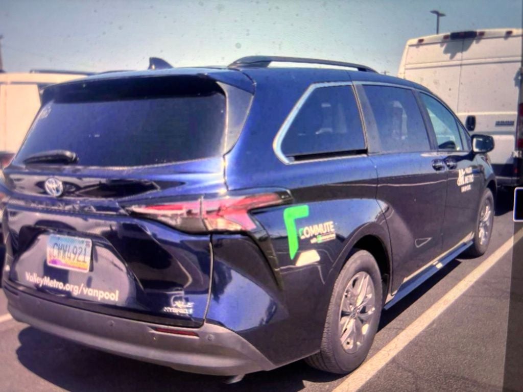 2024 Toyota Sienna XLE 8 Passenger