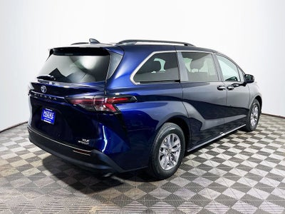 2024 Toyota Sienna XLE 8 Passenger