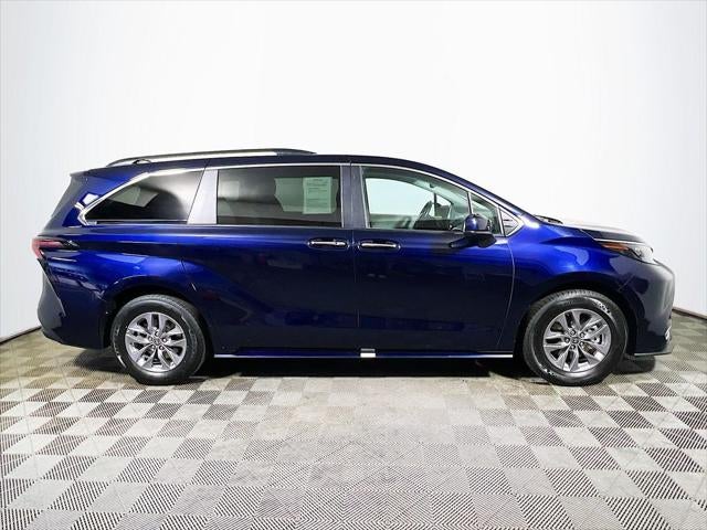 2024 Toyota Sienna XLE 8 Passenger