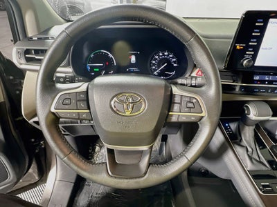2024 Toyota Sienna XLE 8 Passenger