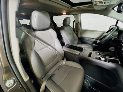 2024 Toyota Sienna XLE 8 Passenger
