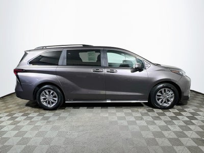 2024 Toyota Sienna XLE 8 Passenger