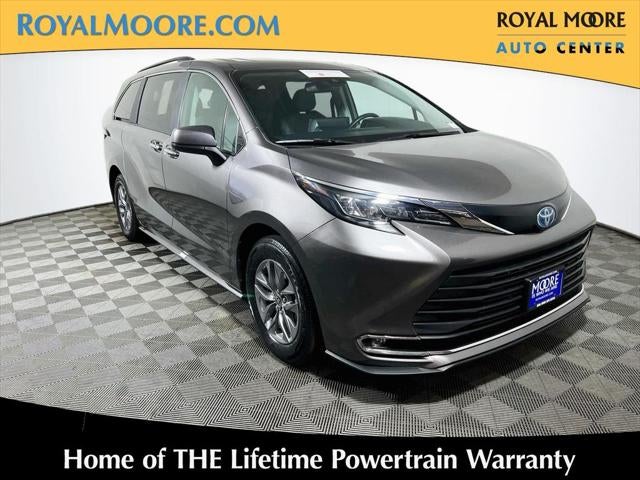 2024 Toyota Sienna XLE 8 Passenger