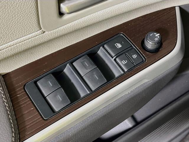 2024 Toyota Sienna XLE 8 Passenger