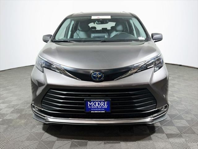 2024 Toyota Sienna XLE 8 Passenger