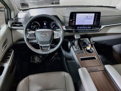 2024 Toyota Sienna XLE 8 Passenger
